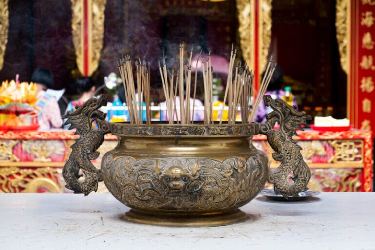 What Kind of Incense Is Used in Buddhist Temples?